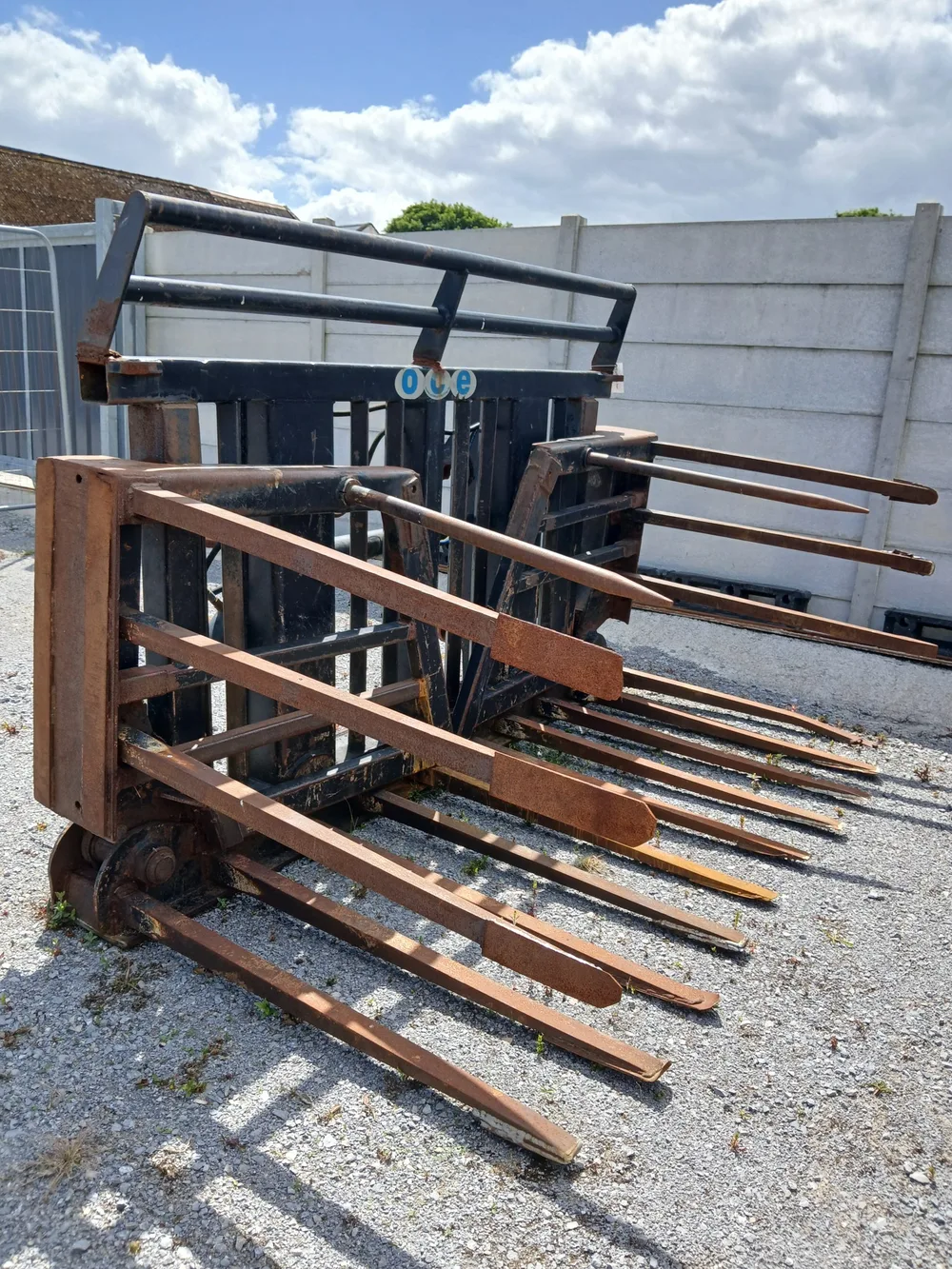 #324 Gebrauchte 14ft Quadratzinken-Silagegabel — Foto 1